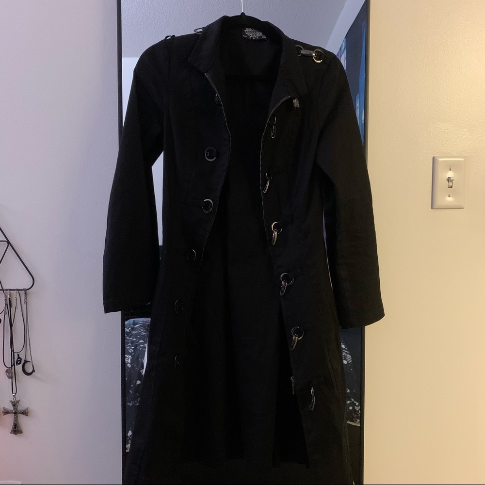 H & R Military Style Coat - Picture 2 of 3